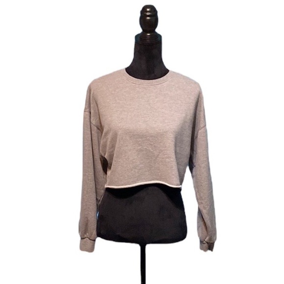 Forever 21 Gray Long Sleeve Crop Top - Size Medium - Picture 1 of 10